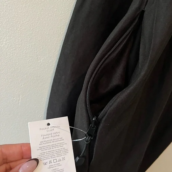 NWT Beyond Yoga Pocket Infinity Scarf Black - Picture 5 of 8